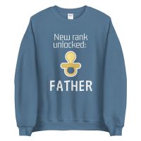 עולם הגיימרים - חולצות ואביזרים סווצ'רטים לגיימרים סוודר גיימר New rank unlocked: father