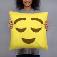 עולם הגיימרים - חולצות ואביזרים כריות אימוג׳י כרית אימוג׳י מרוצה