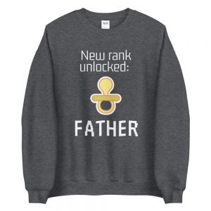 עולם הגיימרים - חולצות ואביזרים סווצ'רטים לגיימרים סוודר גיימר New rank unlocked: father