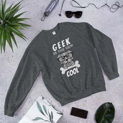 סוודר גיימר Geek is the new cool שחור לבן